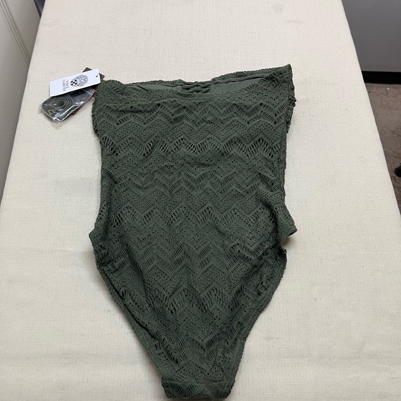 NWT Vince Camuto size 8 safari green crochet swimsuit - Picture 8 of 11